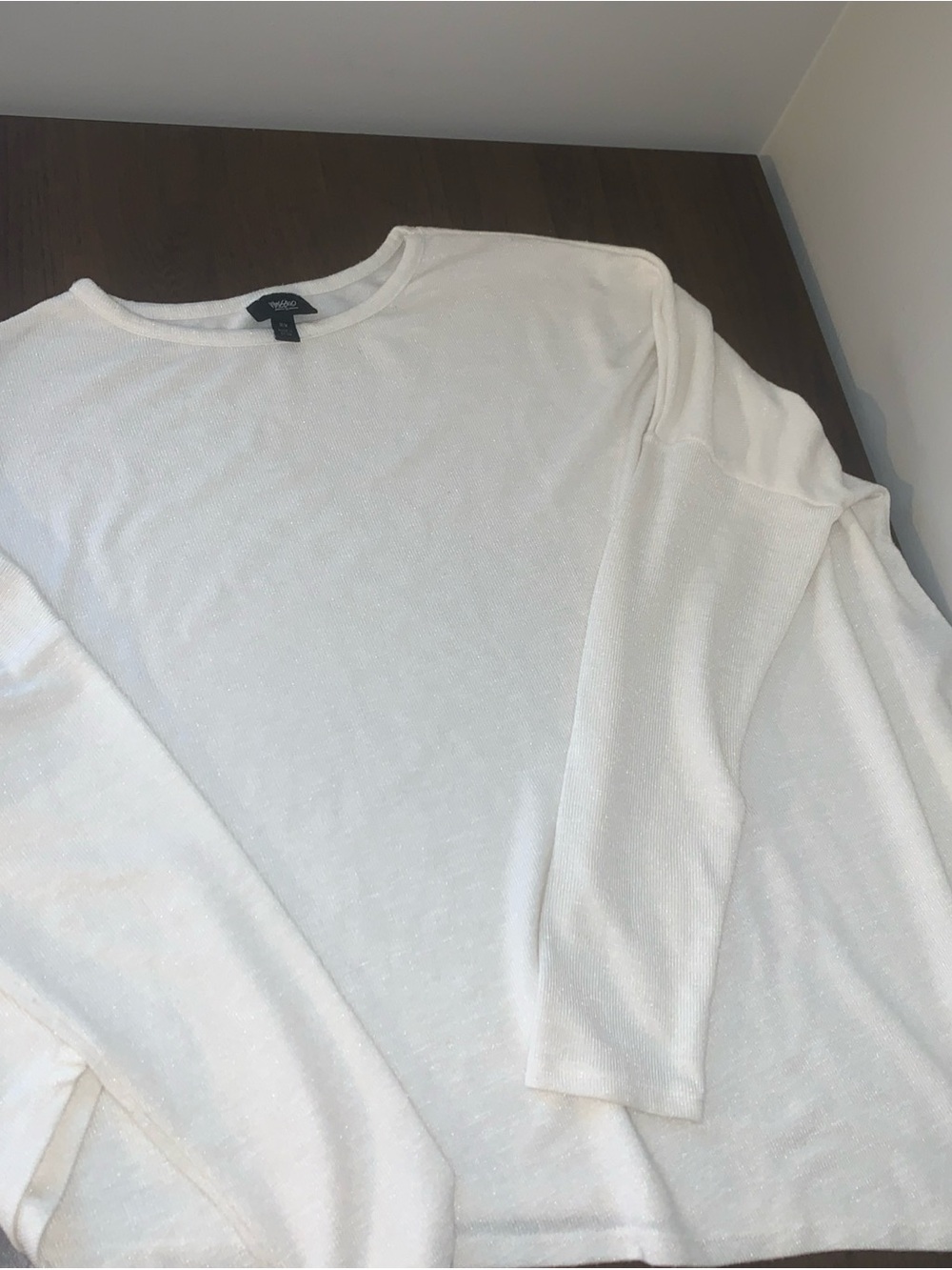 Hybrid & company White Long-Sleeve Crewneck Shirt